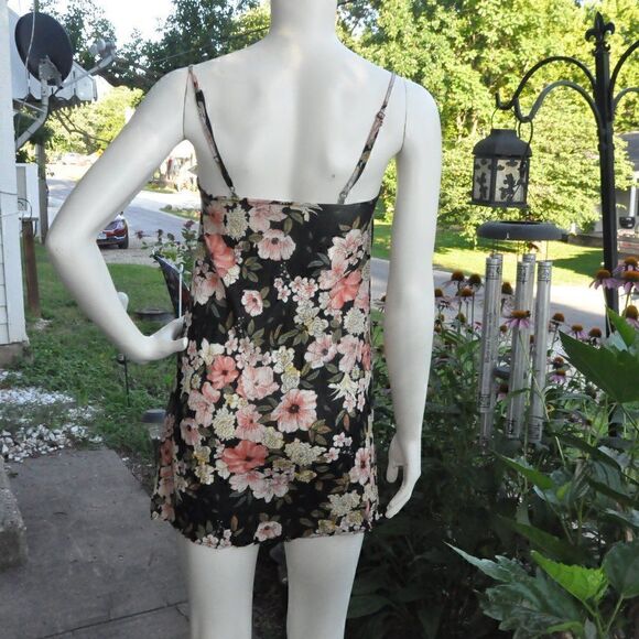 2/$10 Billabong XS Sun Dress - Picture 4 of 5